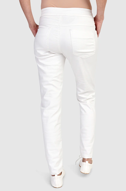 Iconic Stretch Jean in White Serpent